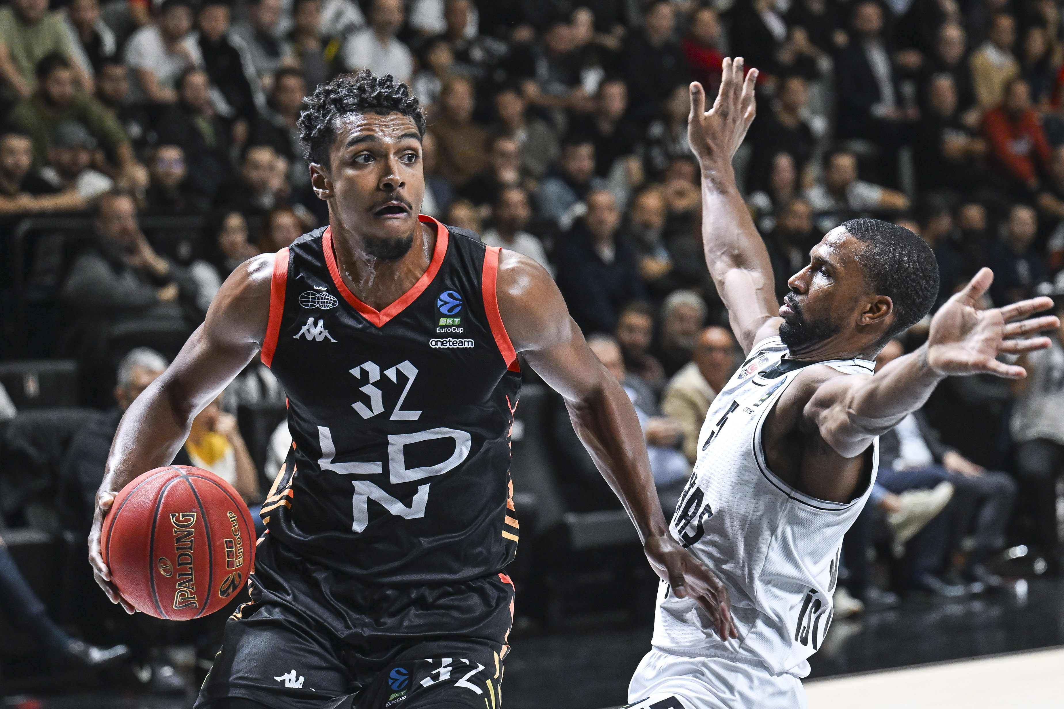 Beşiktaş, London Lions'a mağlup oldu