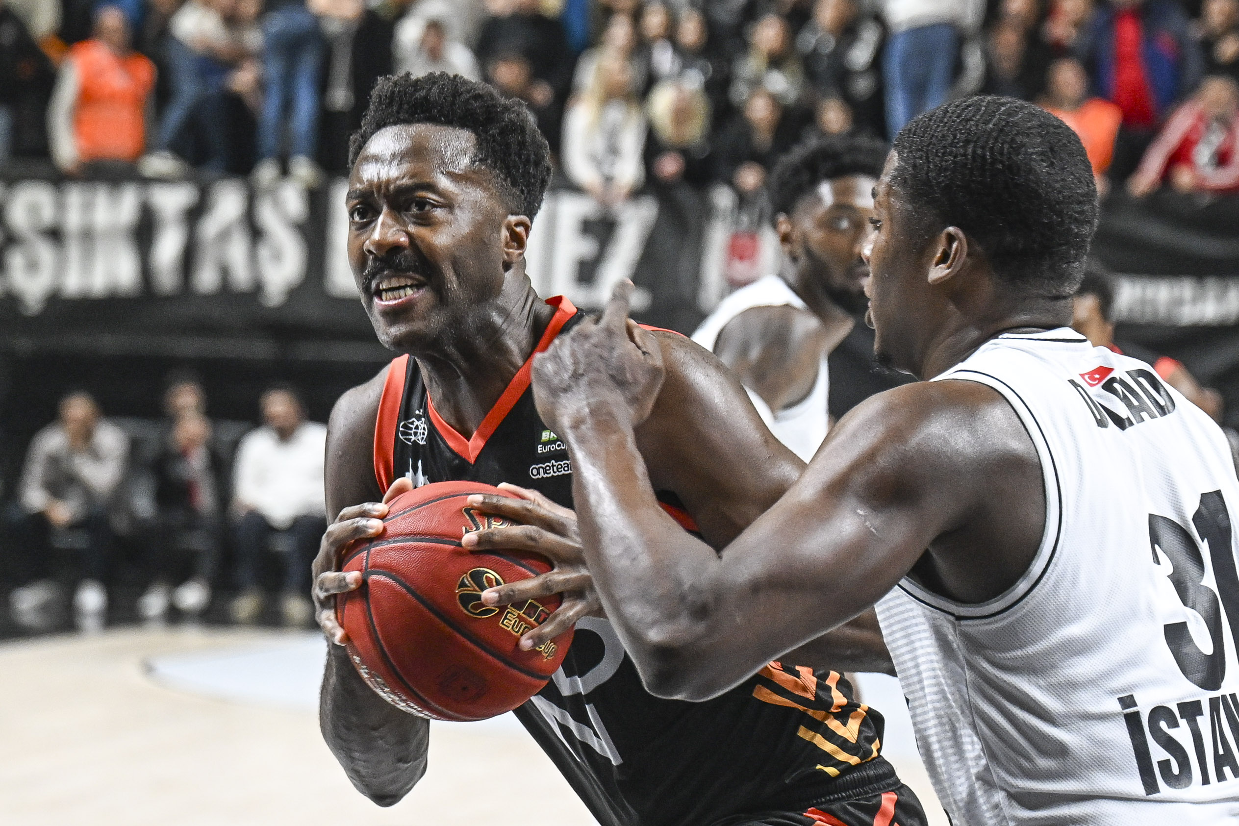 Beşiktaş, London Lions'a mağlup oldu