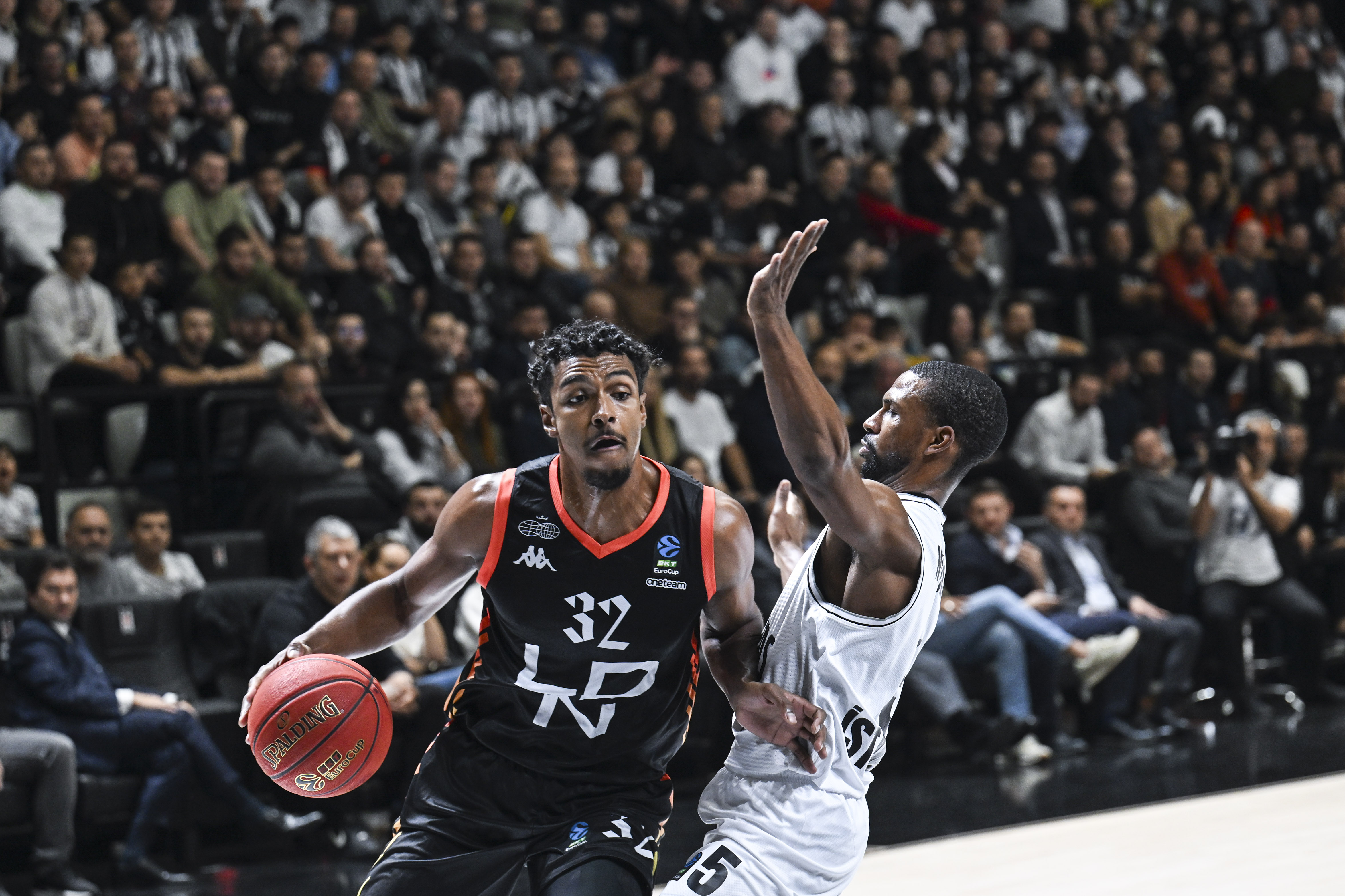 Beşiktaş, London Lions'a mağlup oldu