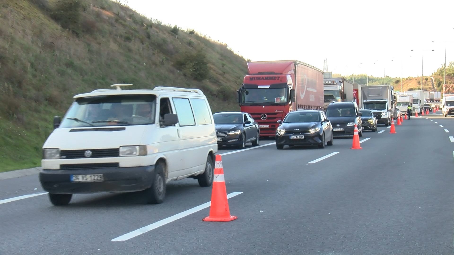 kuzey-marmara-otoyolunda-tir-otomobile-carpti-1-olu-4-yarali-yenicag7.jpg