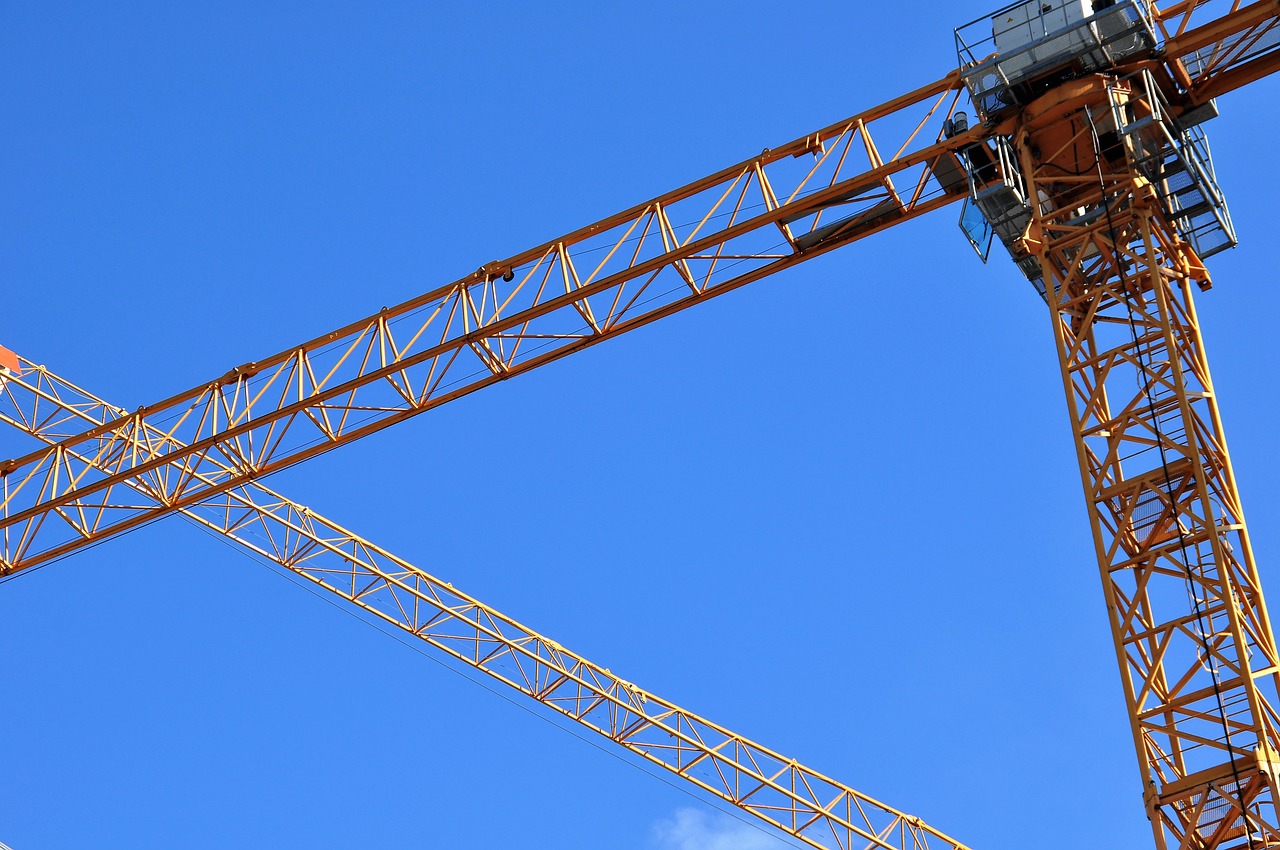 construction-cranes-2216481-1280.jpg