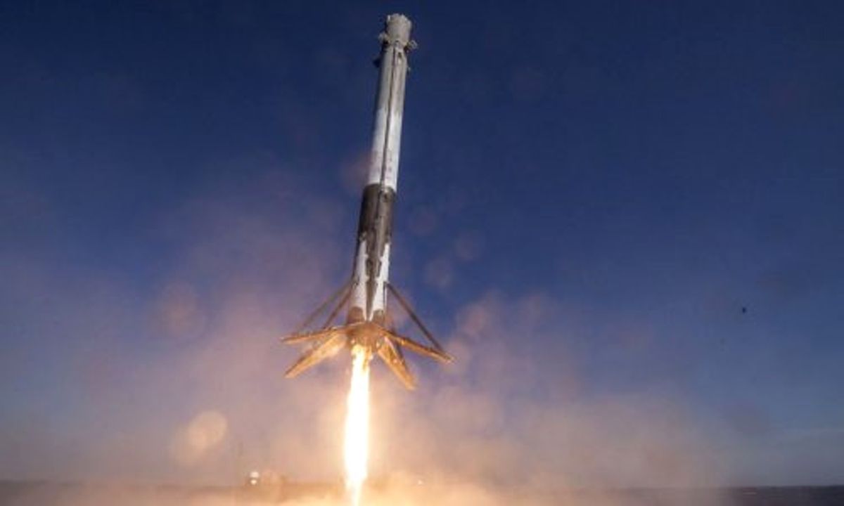 spacex-roket-motoru-test-sirasinda-infilak-et-10224761-amp.jpg