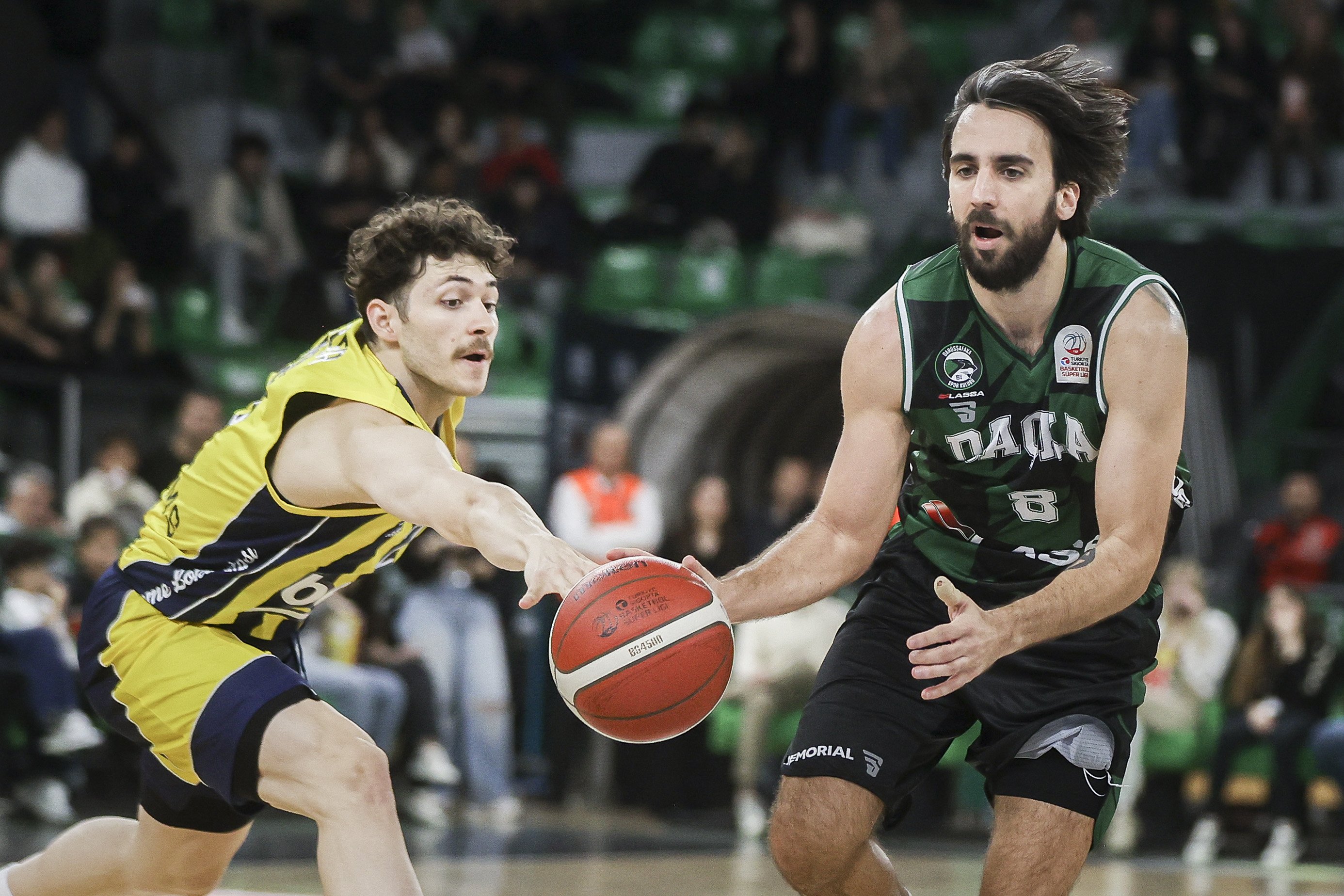 aa-20231225-33275722-33275712-darussafaka-lassa-fenerbahce-beko.jpg