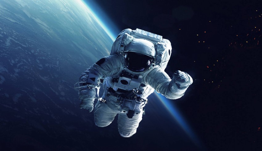 uzaya-giden-ilk-arap-astronot-olan-sultan-niyadi-bae-de-bakan-olarak-atandi-302464.jpg