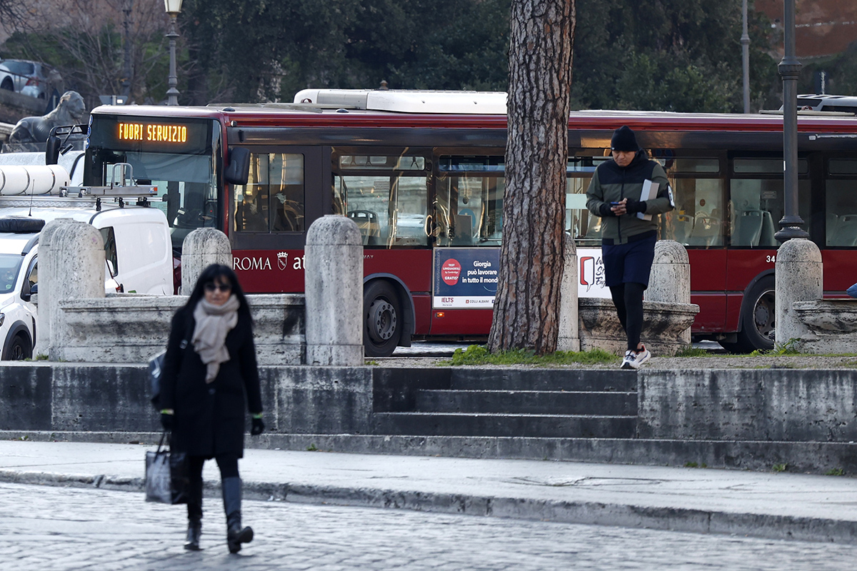 talyada-toplu-tasimada-calisanlar-greve-gitti-yenicag-12.jpg