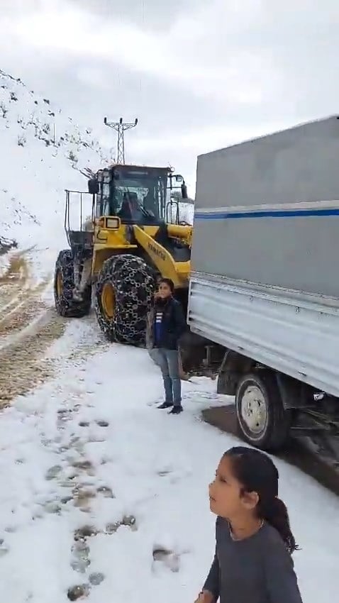 kardan-yolu-kapanan-koyde-rahatsizlanan-40-gunluk-bebek-icin-ekipler-seferber-oldu-yenicag2.jpg