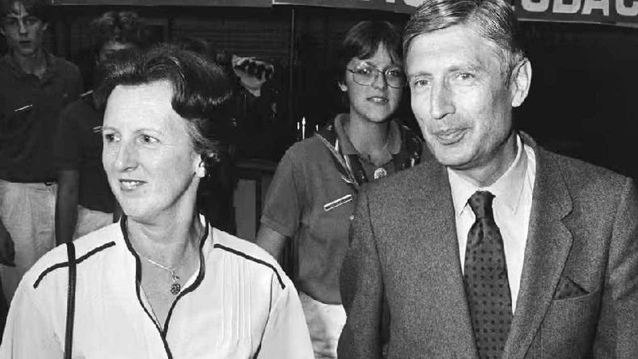 ikili-otenazi-eski-hollanda-basbakani-70-yillik-esi-ile-birlikte-yasama-veda-etti.jpg