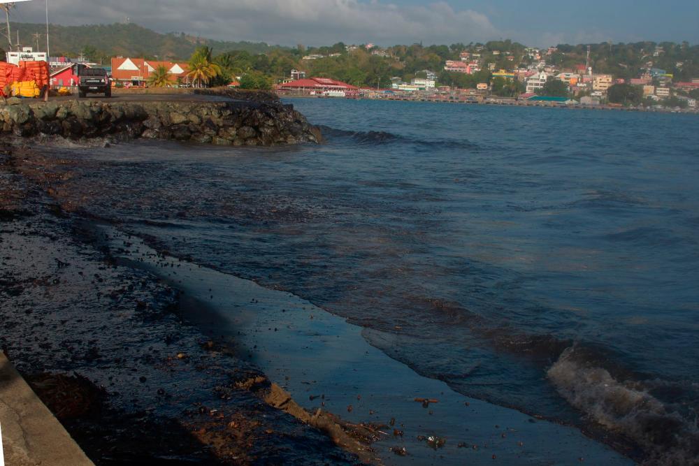 trinidad-and-tobago-environment-accident-oil-spill-005122-3868973-20240211085904.jpg