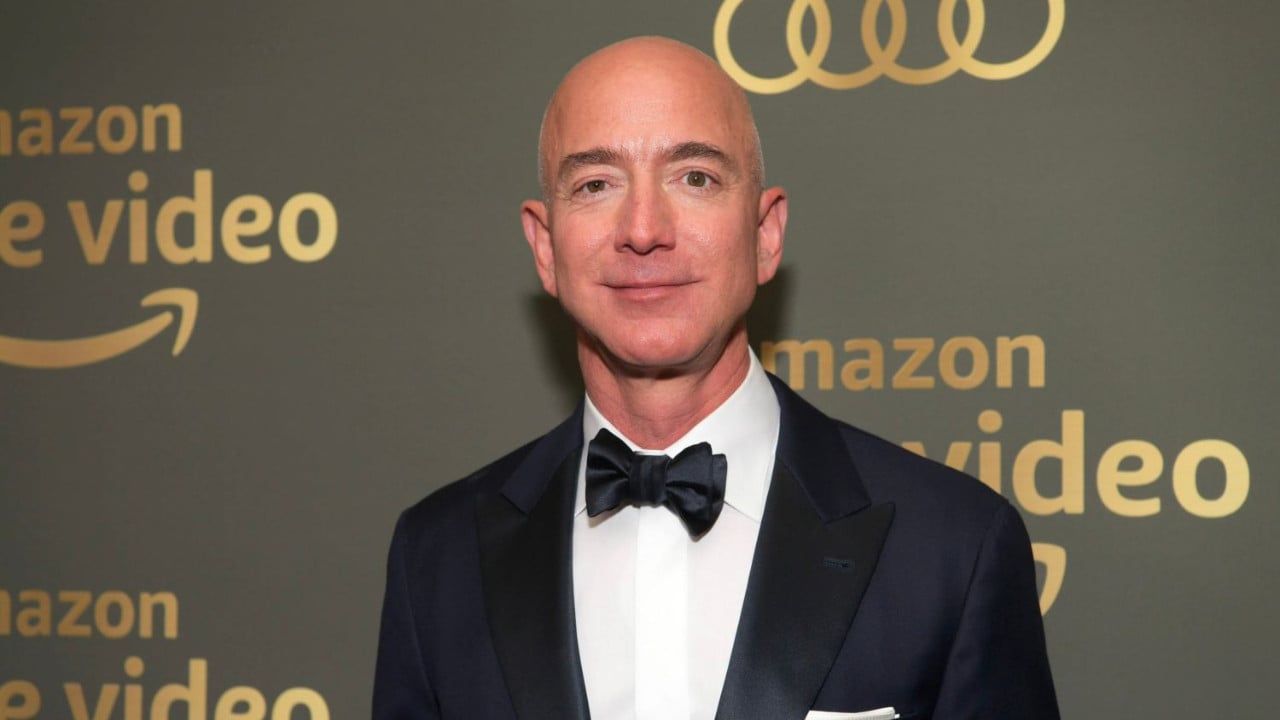 jeff-bezos-elon-muski-gecerek-yeniden-dunyani-en-zengin-kisisi-oldu-cdep.jpg