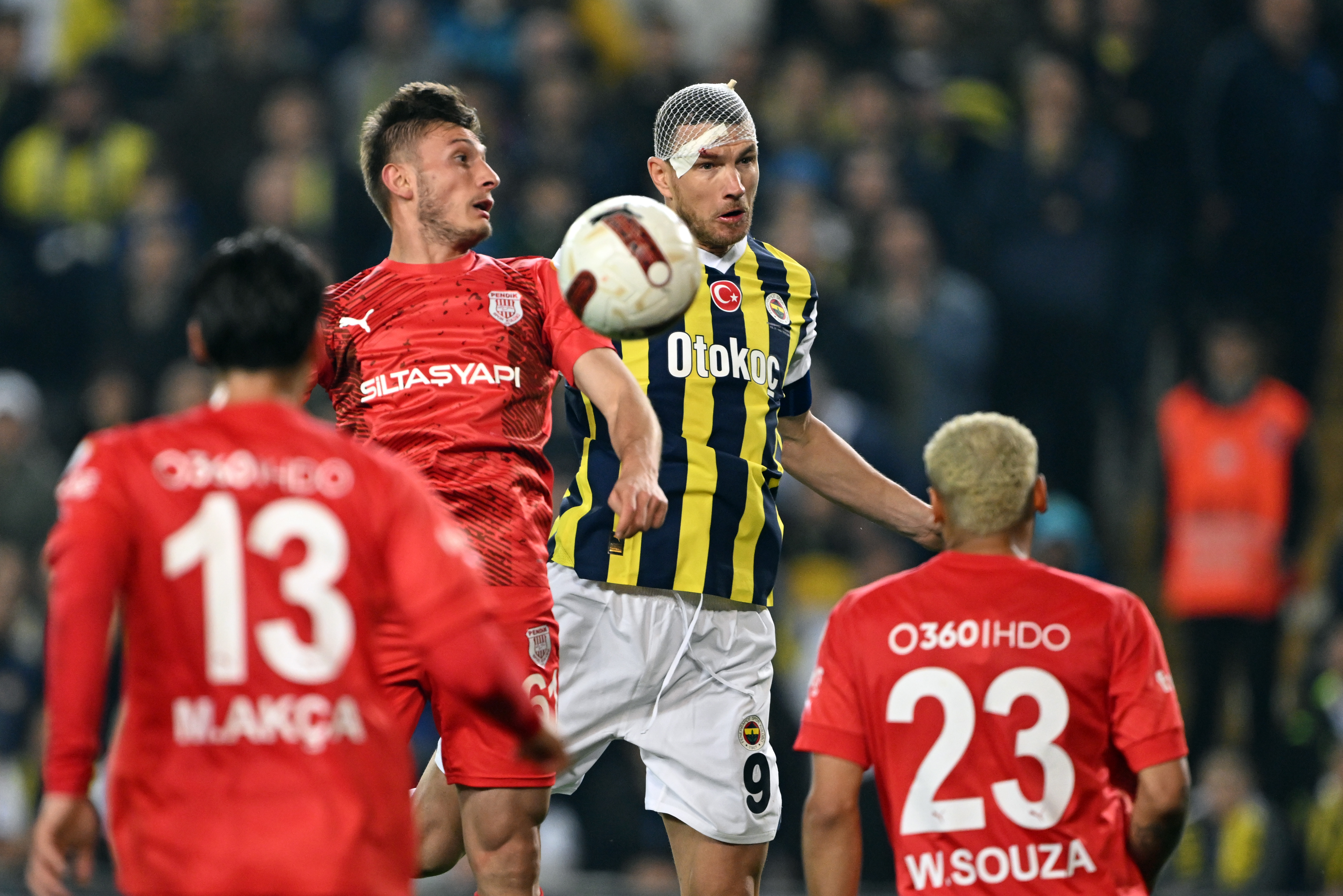 aa-20240310-33951203-33951202-fenerbahce-v-siltas-yapi-pendikspor-turkish-super-lig-1.jpg