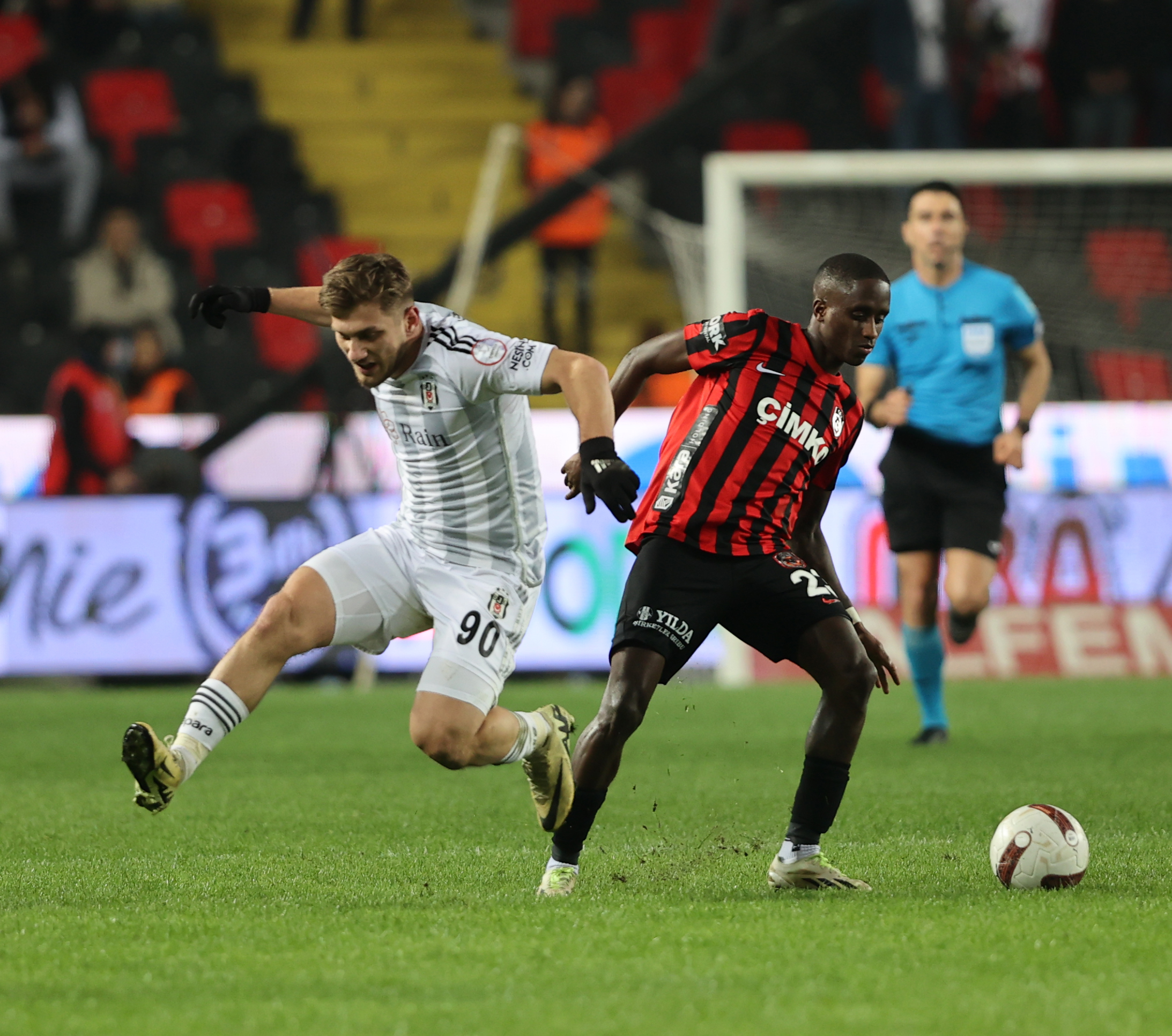 aa-20240311-33962124-33962119-gaziantep-fk-vs-besiktas-turkish-super-lig.jpg