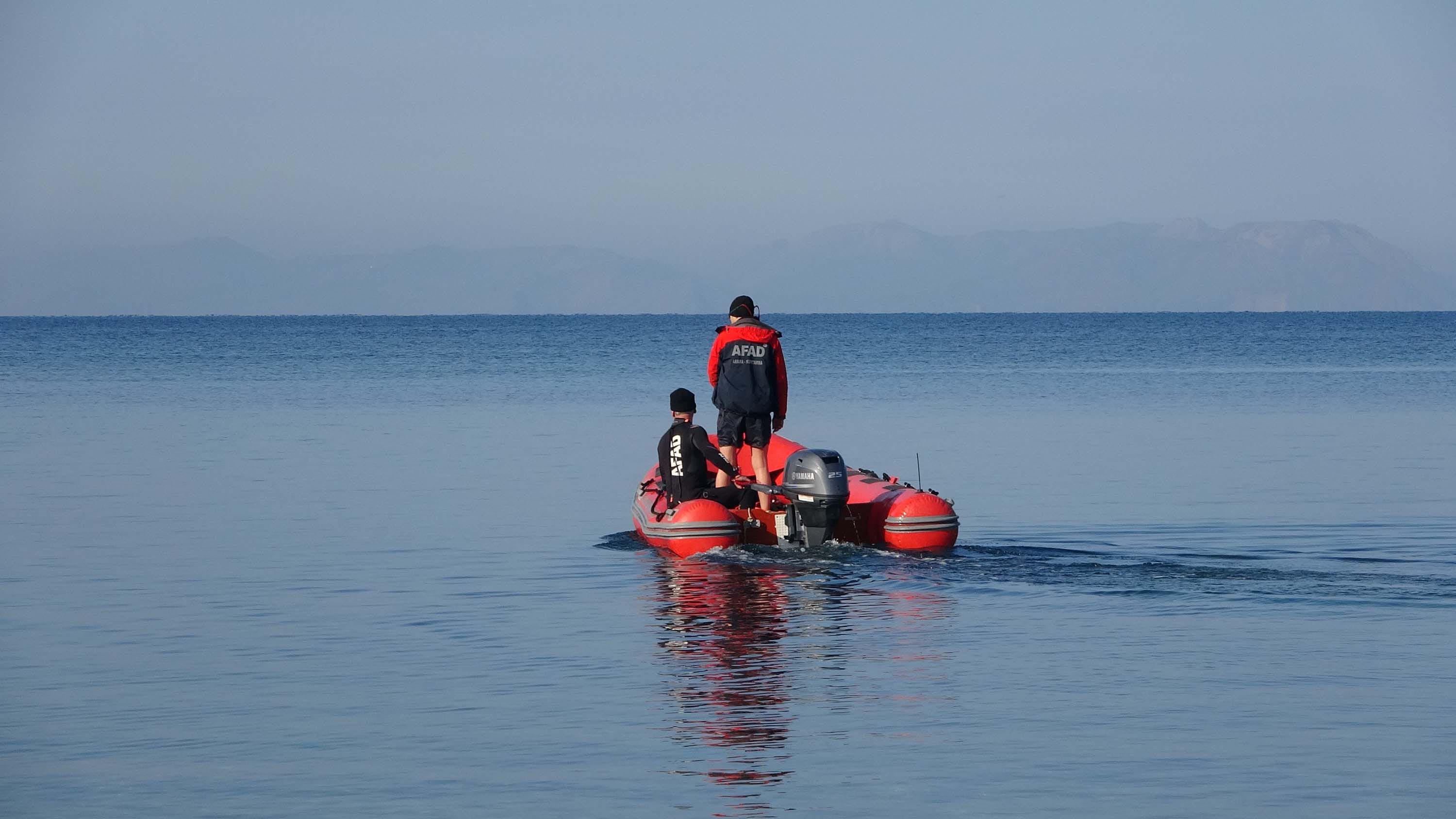 canakkalede-batan-bottaki-kayip-duzensiz-gocmenleri-arama-calismasi-6-gununde-suruyor-yenicag6.jpg