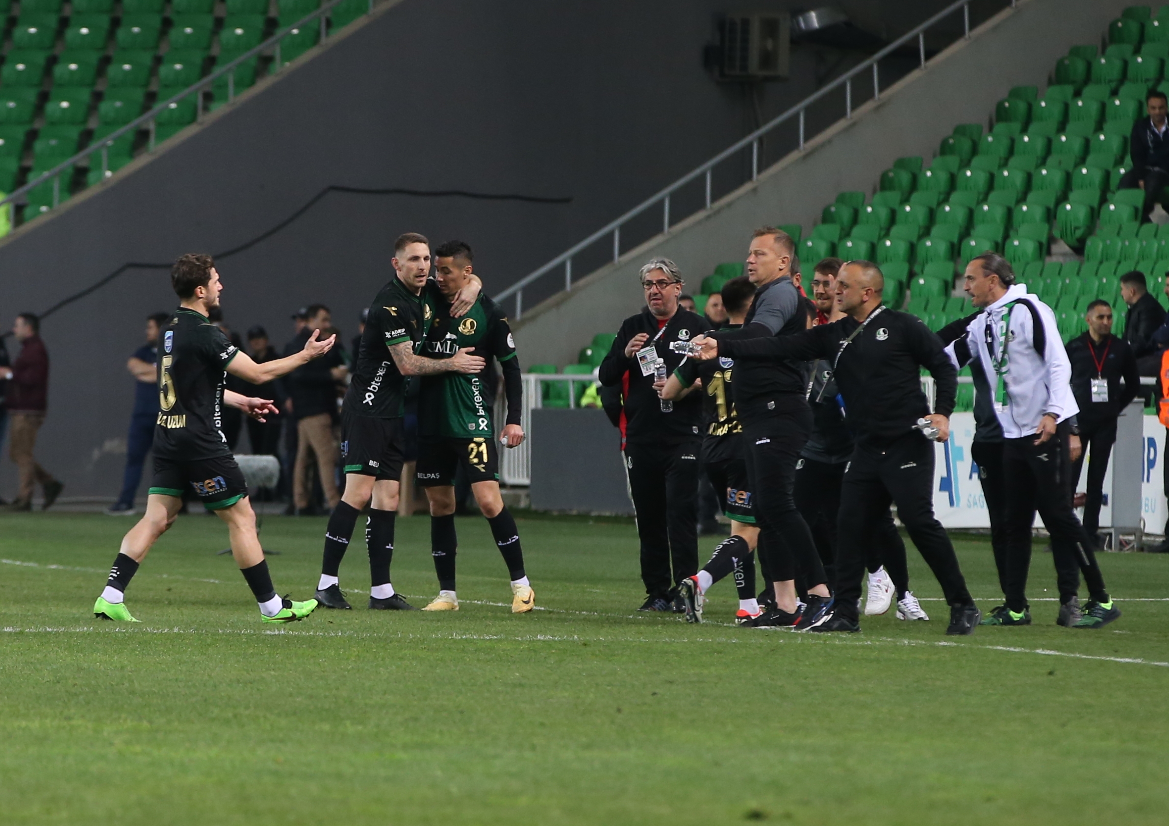 aa-20240406-34204166-34204163-sakaryaspor-boluspor.jpg