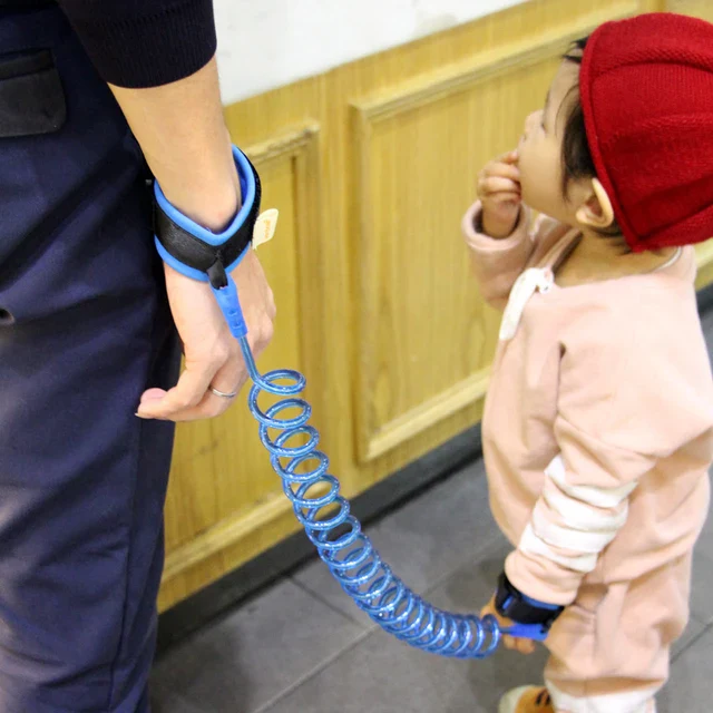 child-safety-harness-leash-anti-lost-wrist-link-for-kids-toddler-walking-strap.webp