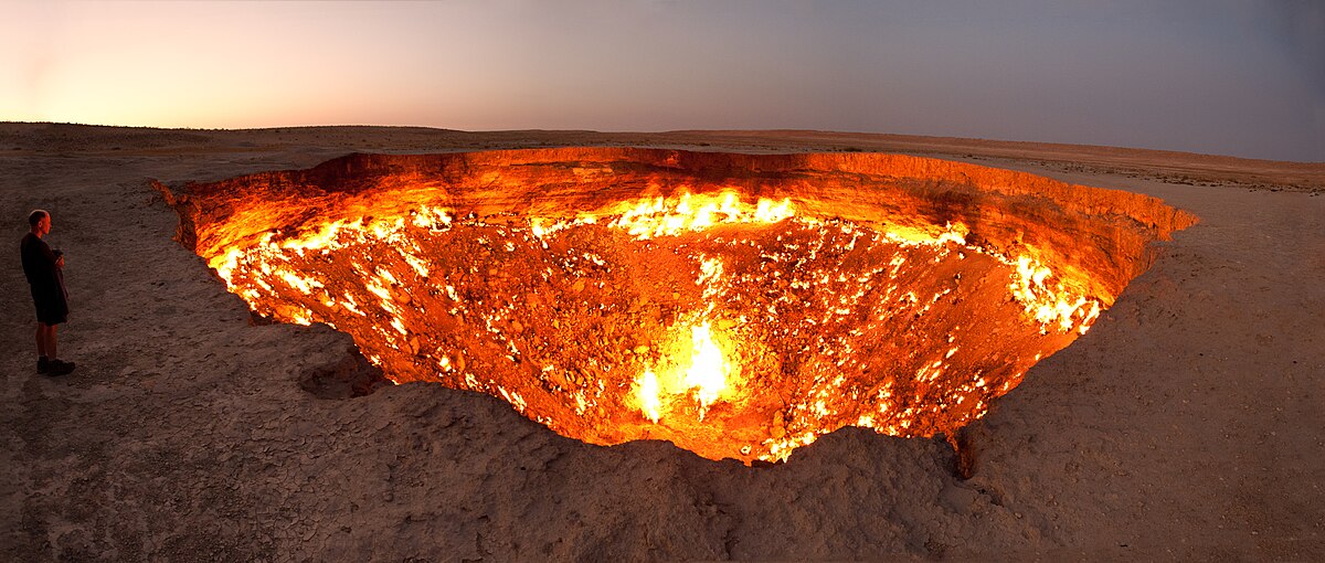 darvasa-gas-crater-panorama.jpg