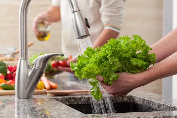 depositphotos-36417745-stock-photo-washing-vegetables-for-a-salad.jpg