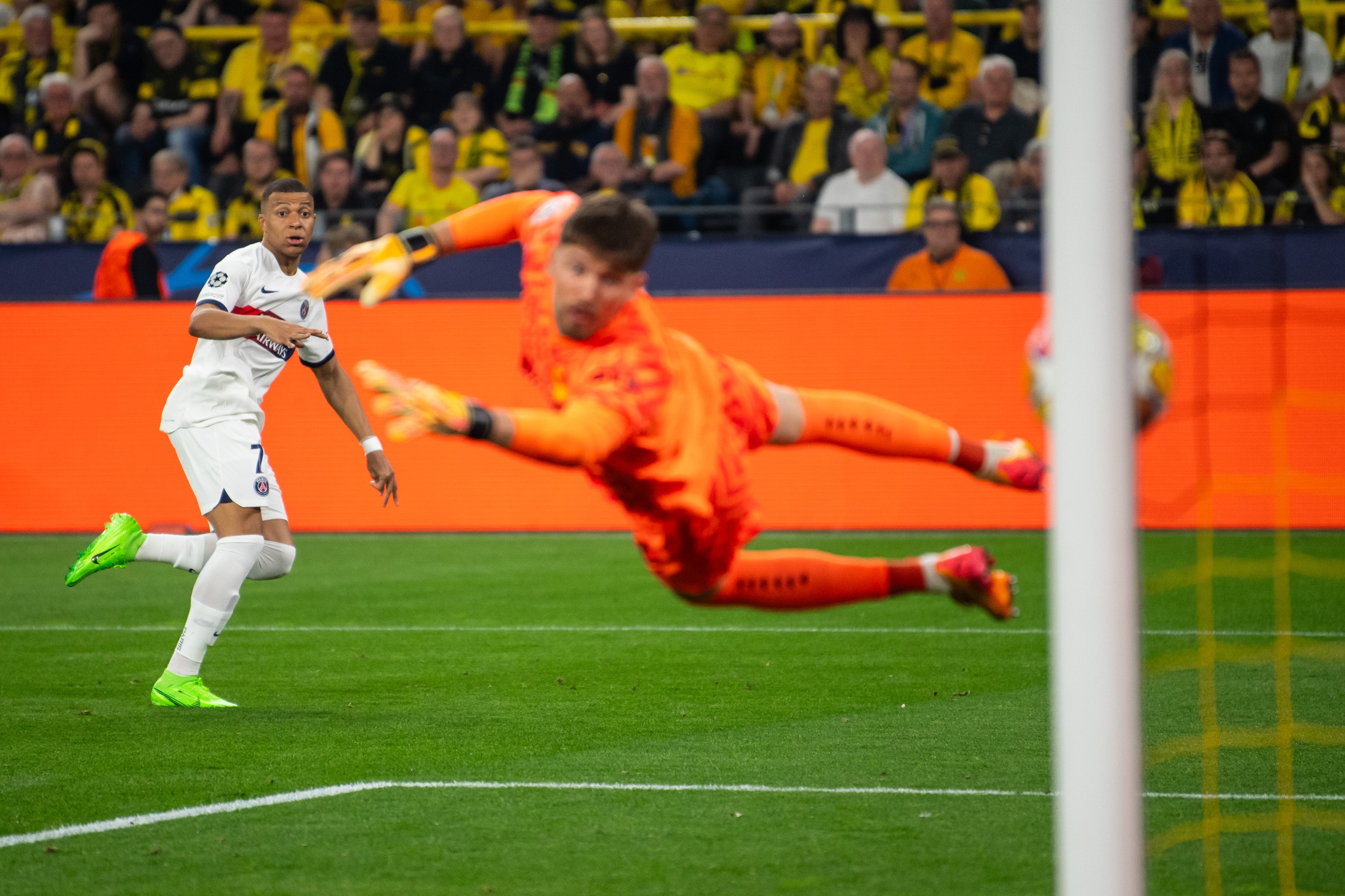 aa-20240501-34436626-34436612-borussia-dortmund-v-psg-uefa-champions-league.jpg