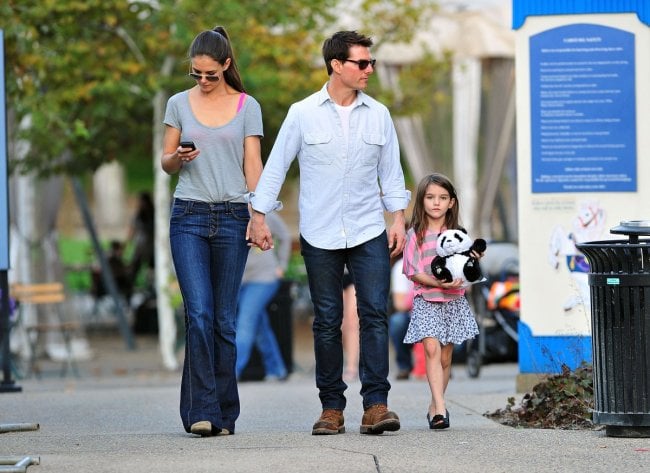 katie-holmes-tom-cruise-suri-cruise.jpg