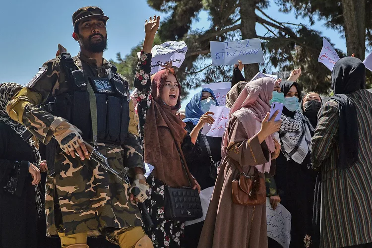 afghanistan-women-protest-1-5107c65f0c28469ab6ffc8413ab38a08.webp