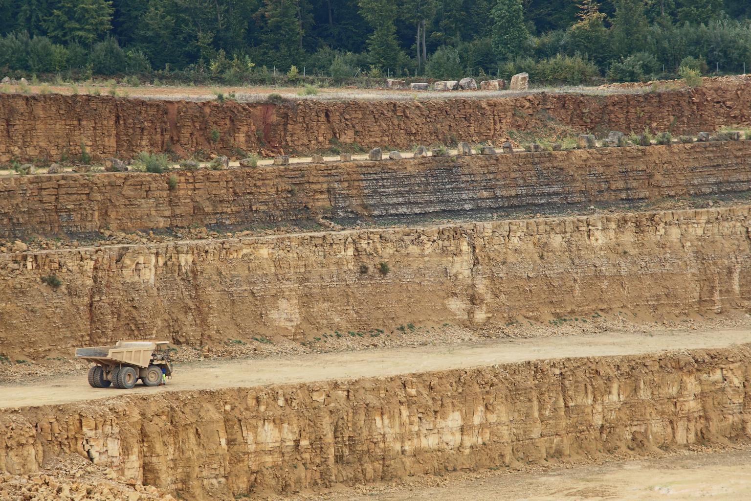 limestone-quarry-luxembourg-mineral-0.jpg