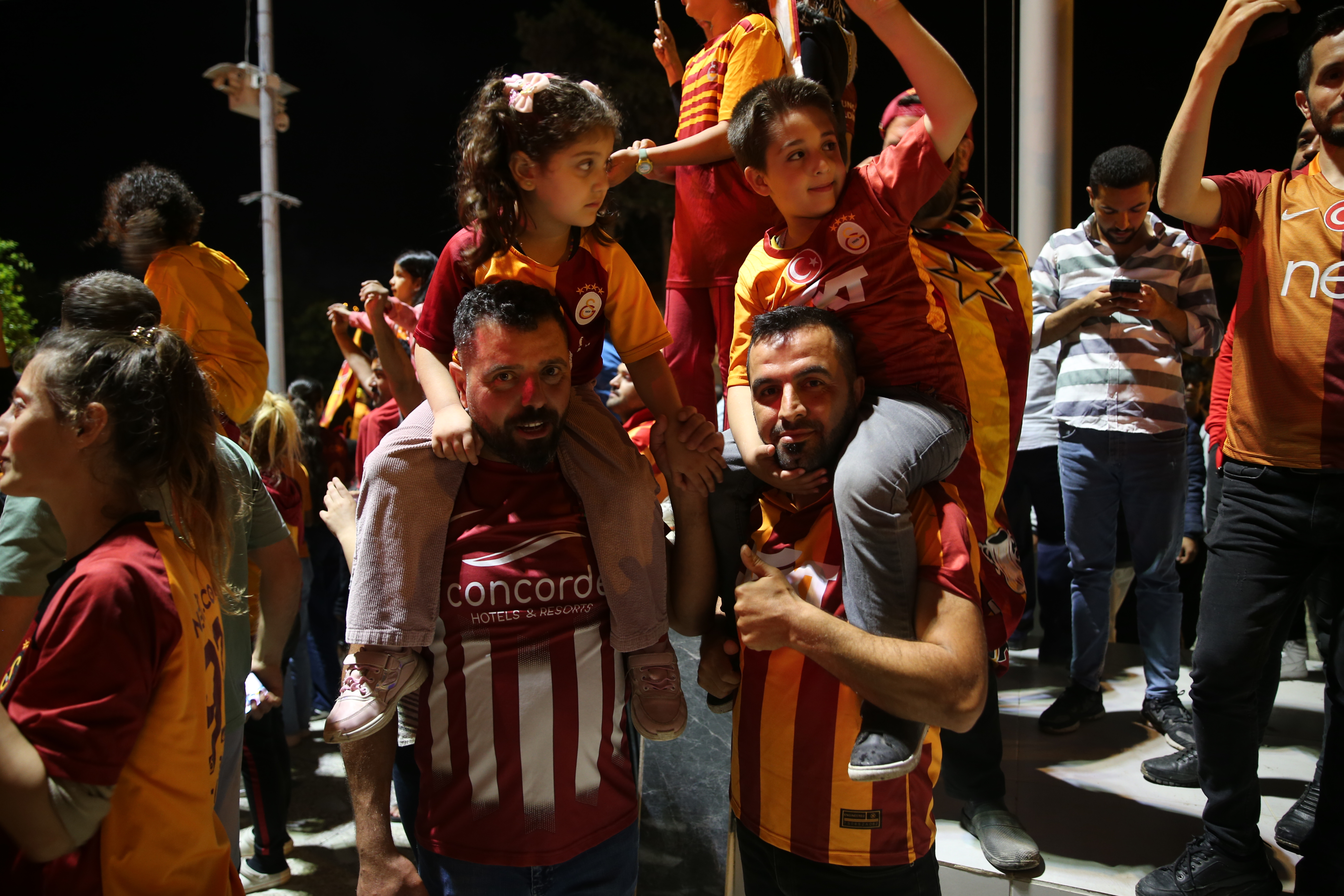 aa-20240526-34691909-34691908-super-ligde-sampiyon-galatasaray.jpg