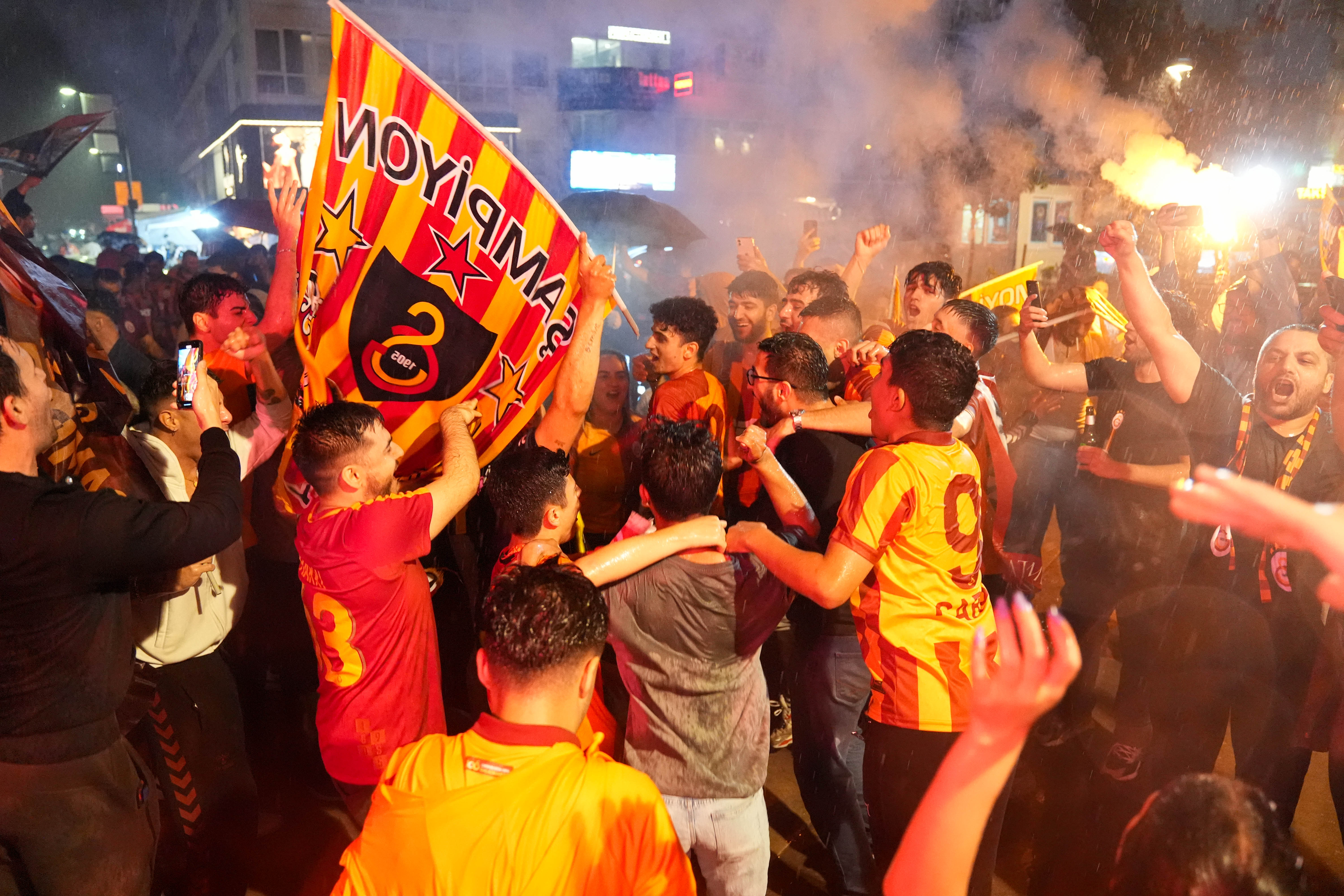 aa-20240526-34691953-34691951-super-ligde-sampiyon-galatasaray-001.jpg