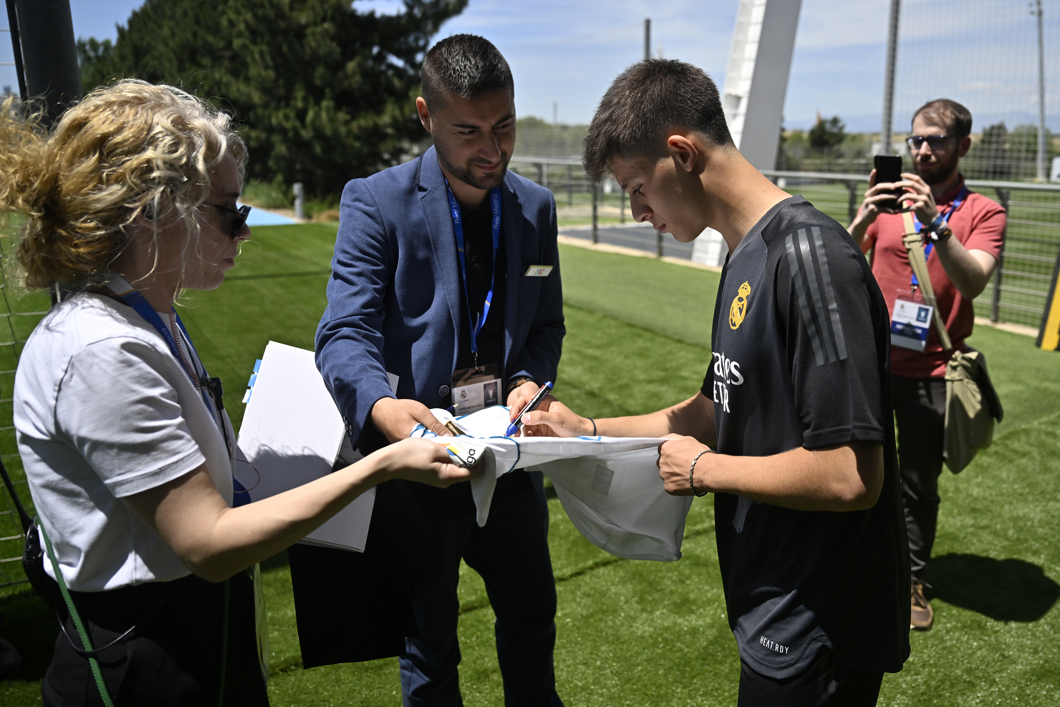 aa-20240527-34700178-34700177-real-madrid-open-media-day.jpg