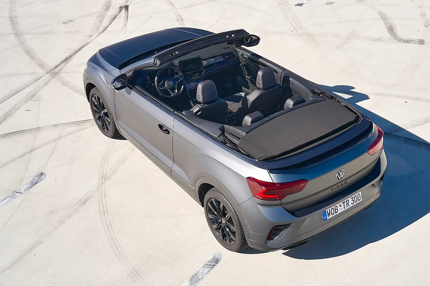 2023-volkswagen-t-roc-cabriolet-edition-grey-top-rear.webp