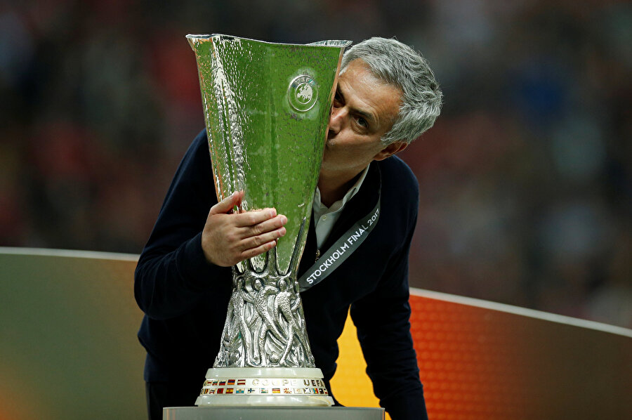 resized-9ecb1-2018-12-18t115434z-838334861-rc14081c6630-rtrmadp-3-soccer-england-mun-mourinho.jpg