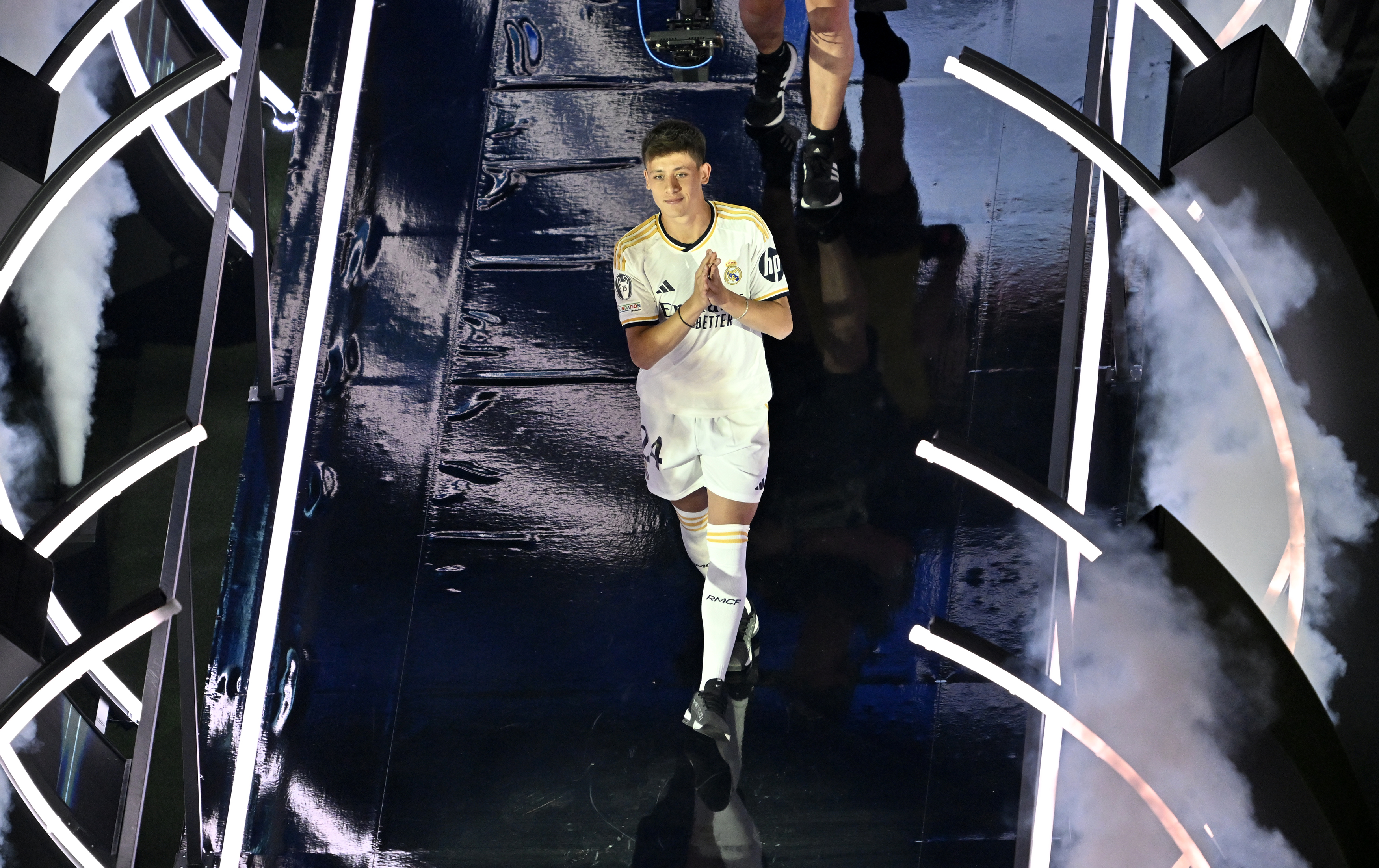 aa-20240603-34761167-34761157-real-madrid-uefa-champions-league-trophy-celebrations.jpg