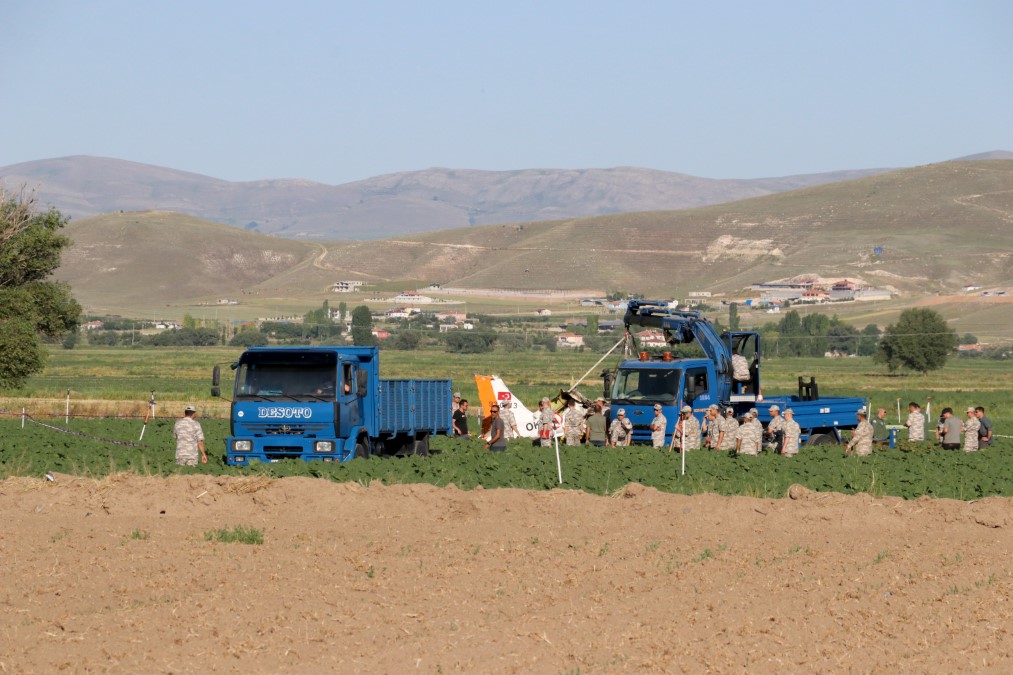 kayseride-kazaya-ugrayan-egitim-ucaginin-enkazi-kaldirildi-5.jpg