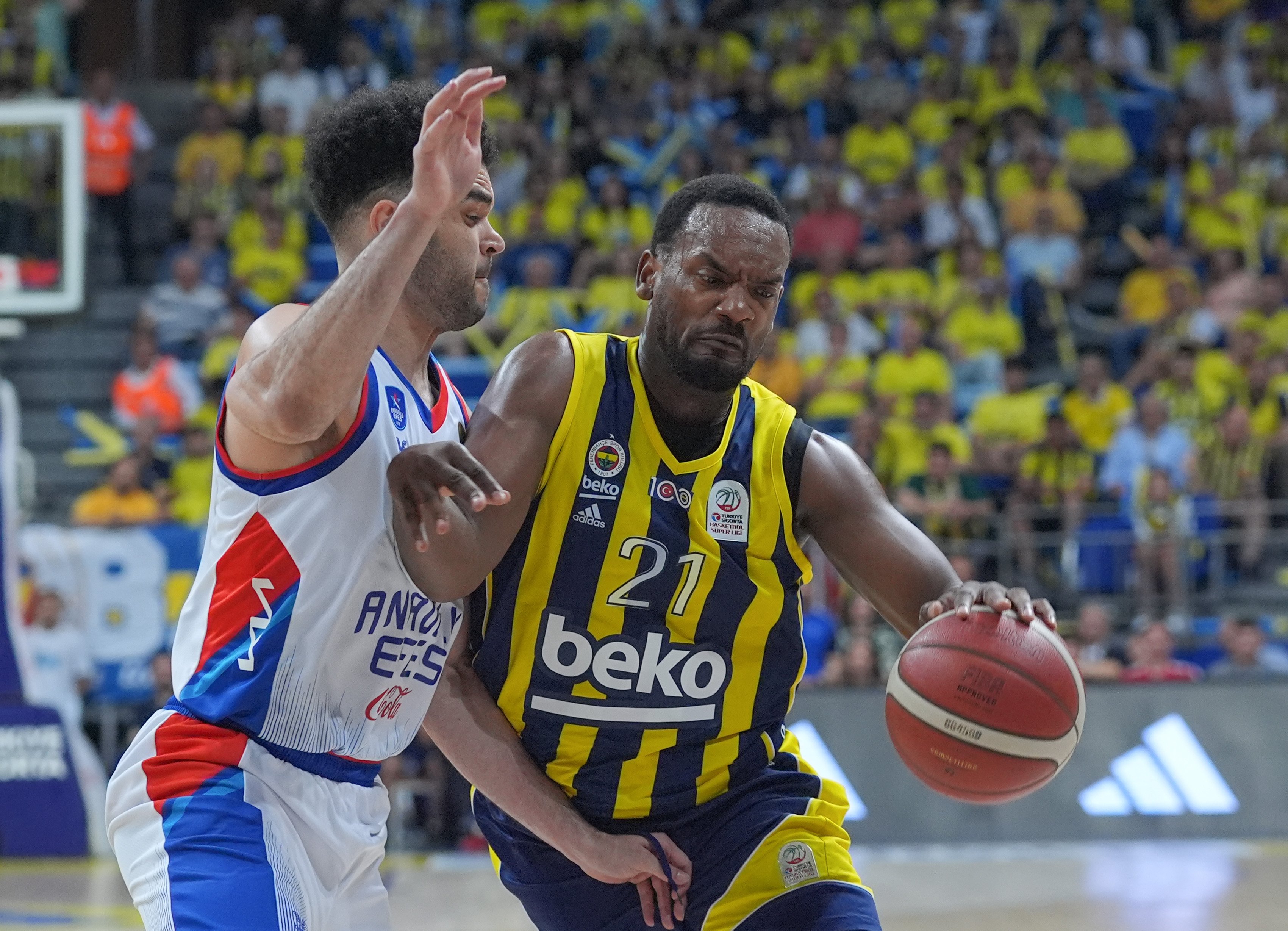 aa-20240610-34836616-34836608-fenerbahce-beko-anadolu-efes.jpg