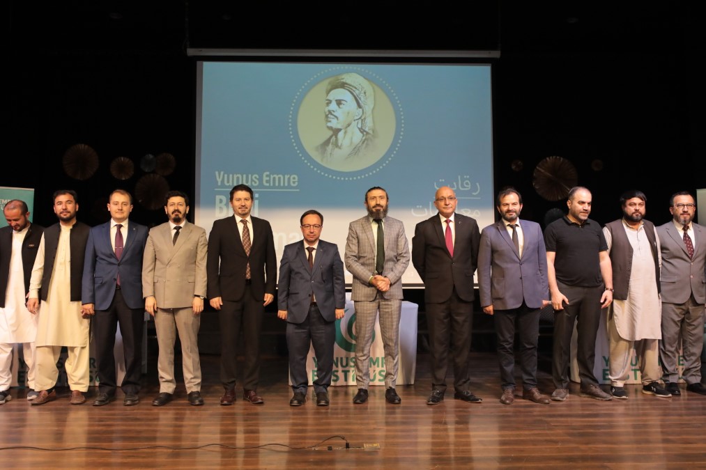 kabilde-yunus-emre-konulu-bilgi-yarismasi-duzenlendi-10.jpg