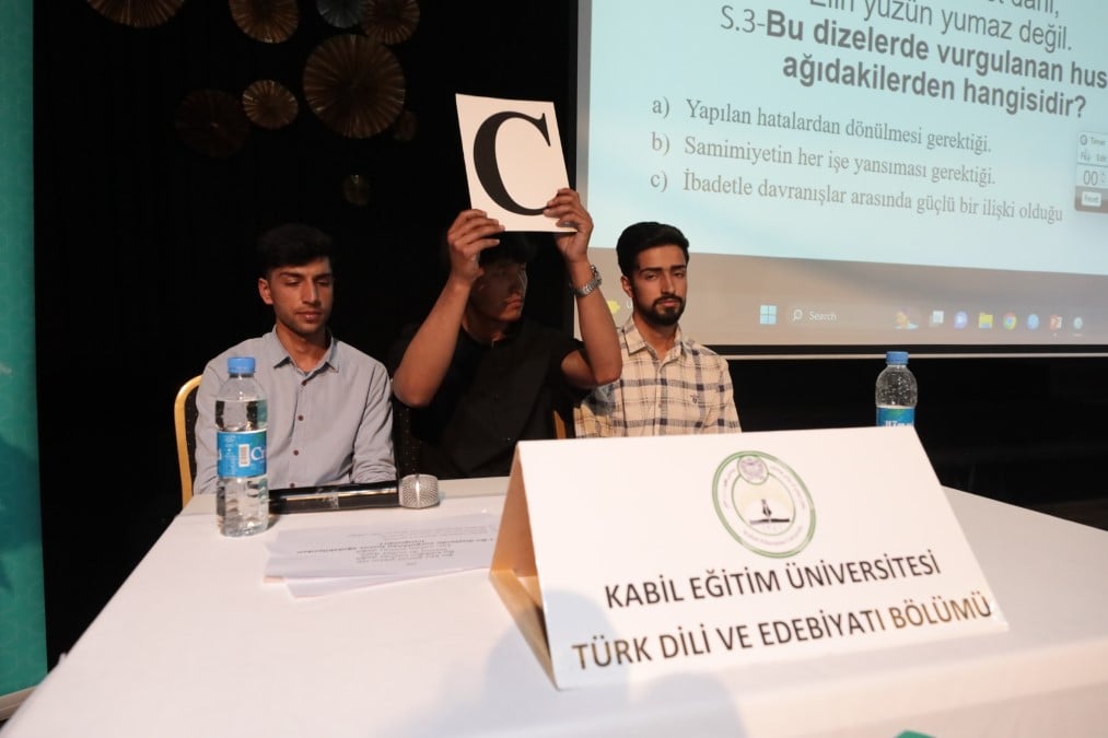 kabilde-yunus-emre-konulu-bilgi-yarismasi-duzenlendi-4.jpg