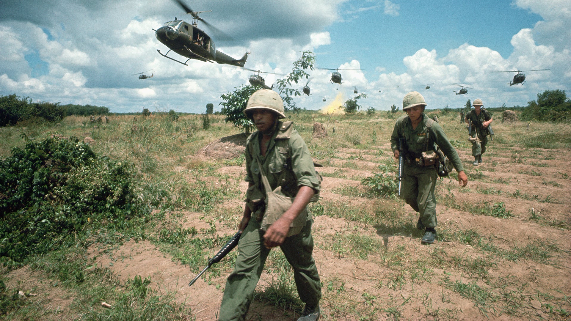 vietnam-war-gettyimages-615208290.jpg