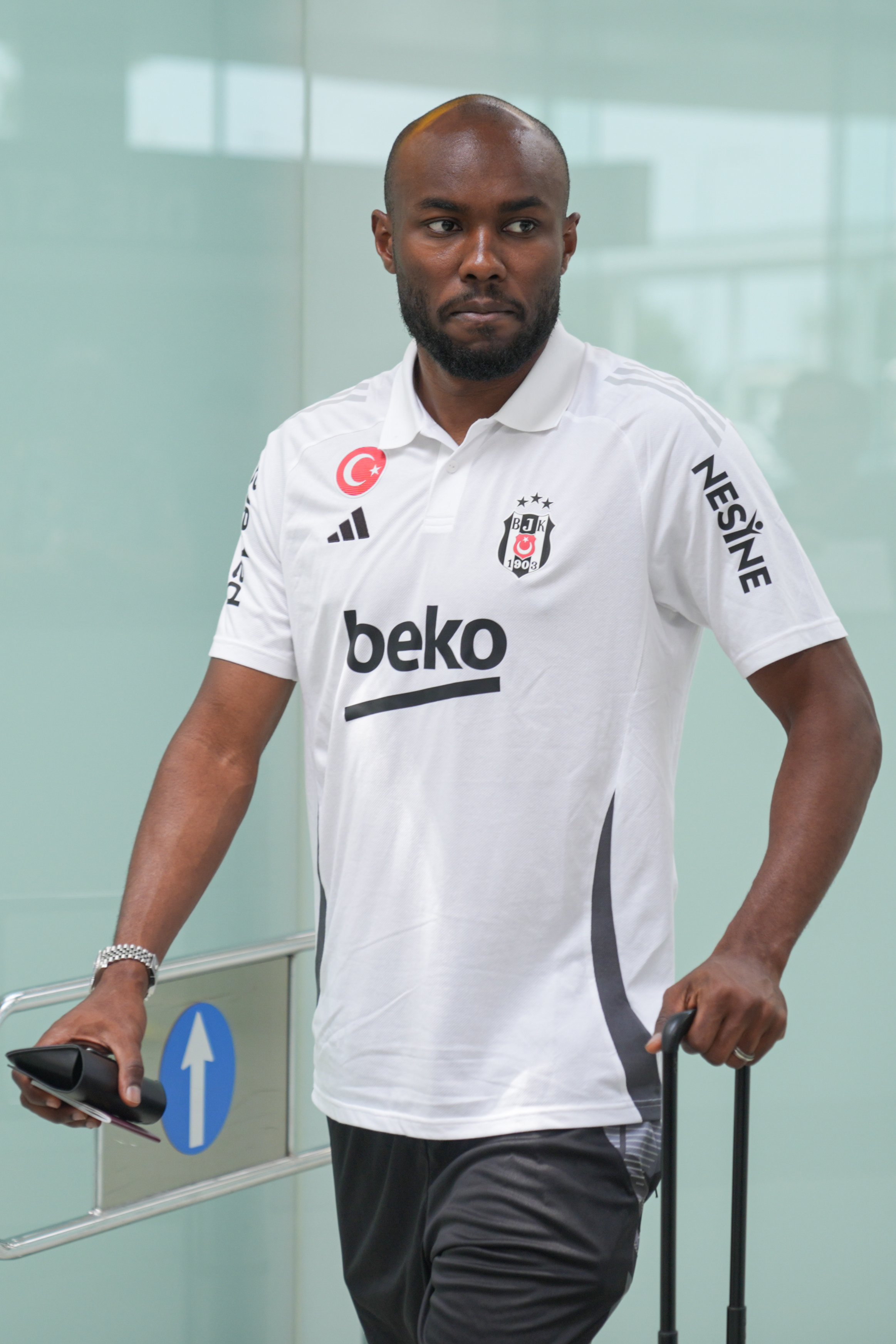 aa-20240710-35108508-35108503-besiktas-arrives-in-austria-for-international-camp-within-preseason-training-camp.jpg