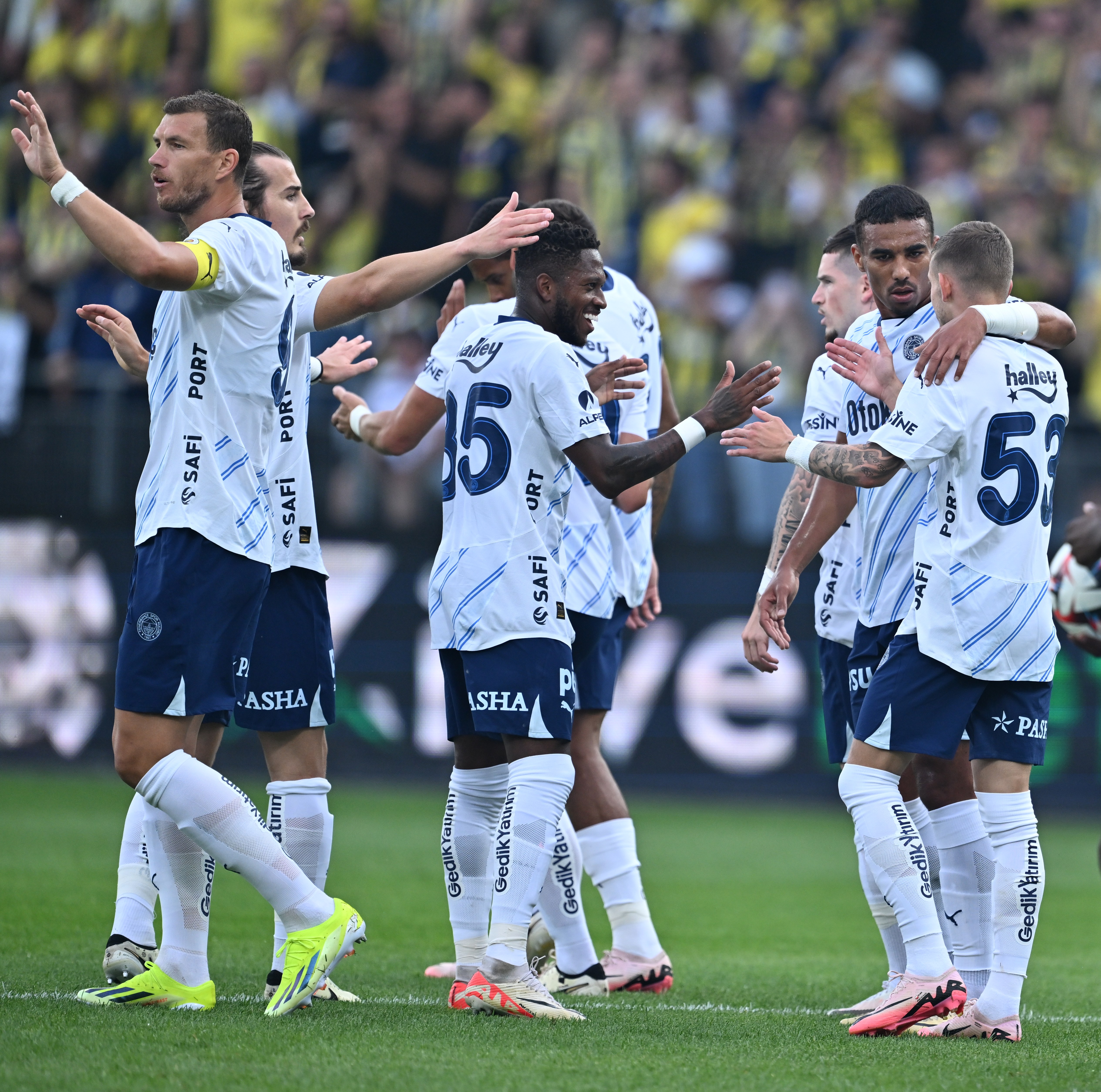 aa-20240713-35134025-35133985-strasbourg-vs-fenerbahce-friendly-match.jpg