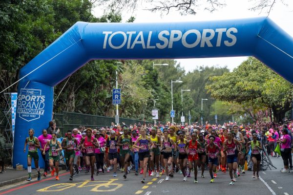 totalsports-womens-race-durban-start-by-anthony-grote-e1712043445324.jpg