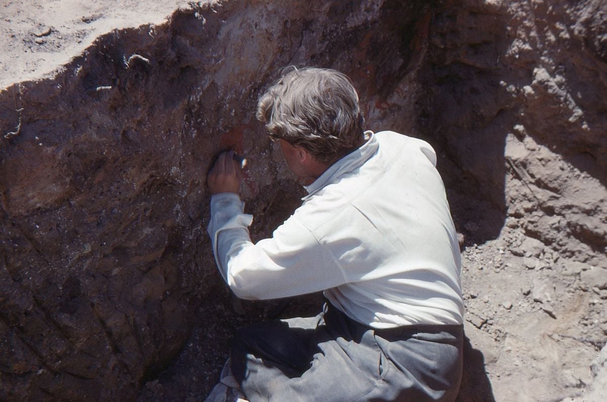 james-mellaart-excavating-a-mural-in-catalhoyuk.jpg