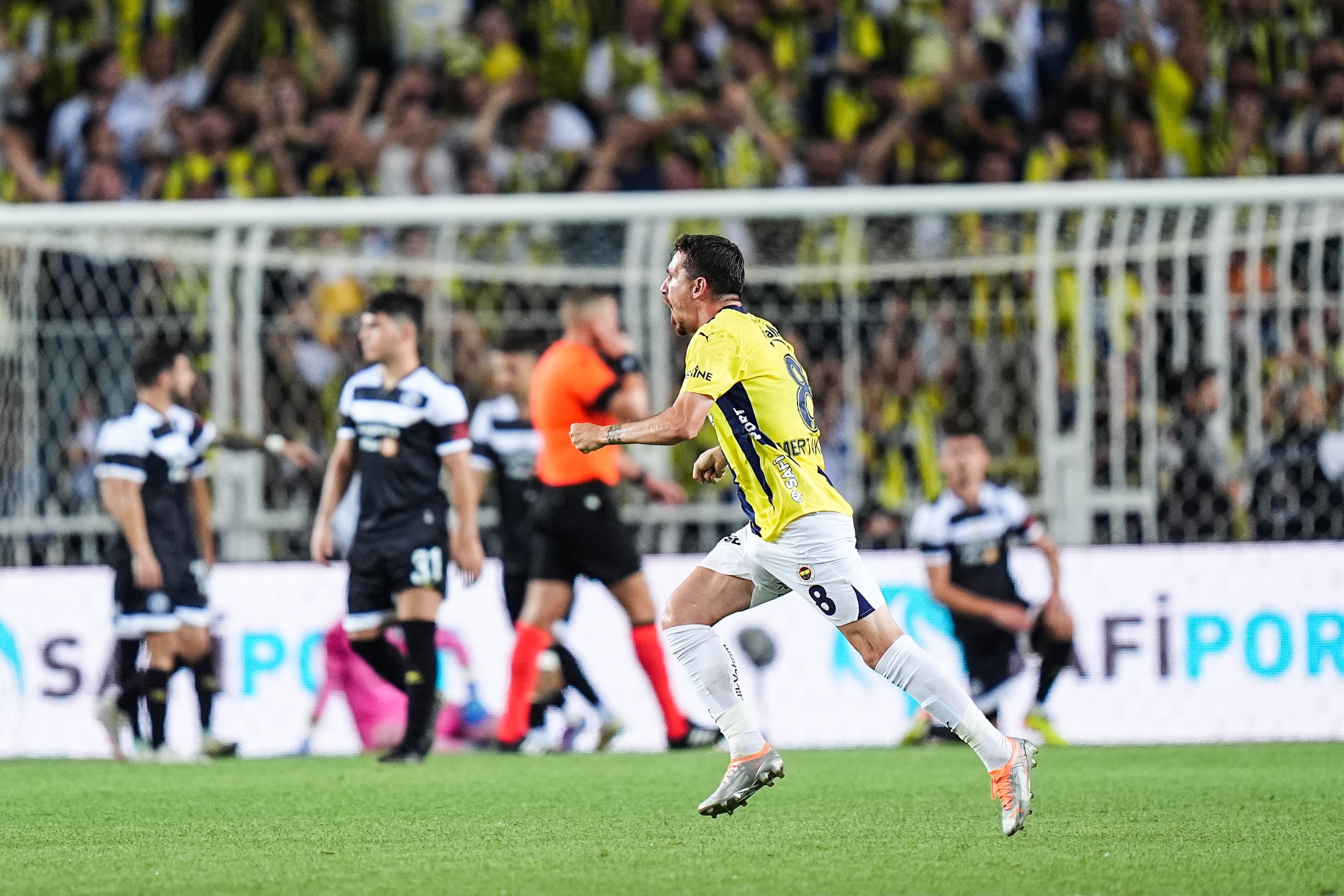 aa-20240730-35275100-35275094-fenerbahce-v-fc-lugano-uefa-champions-league-qualifying-round.jpg