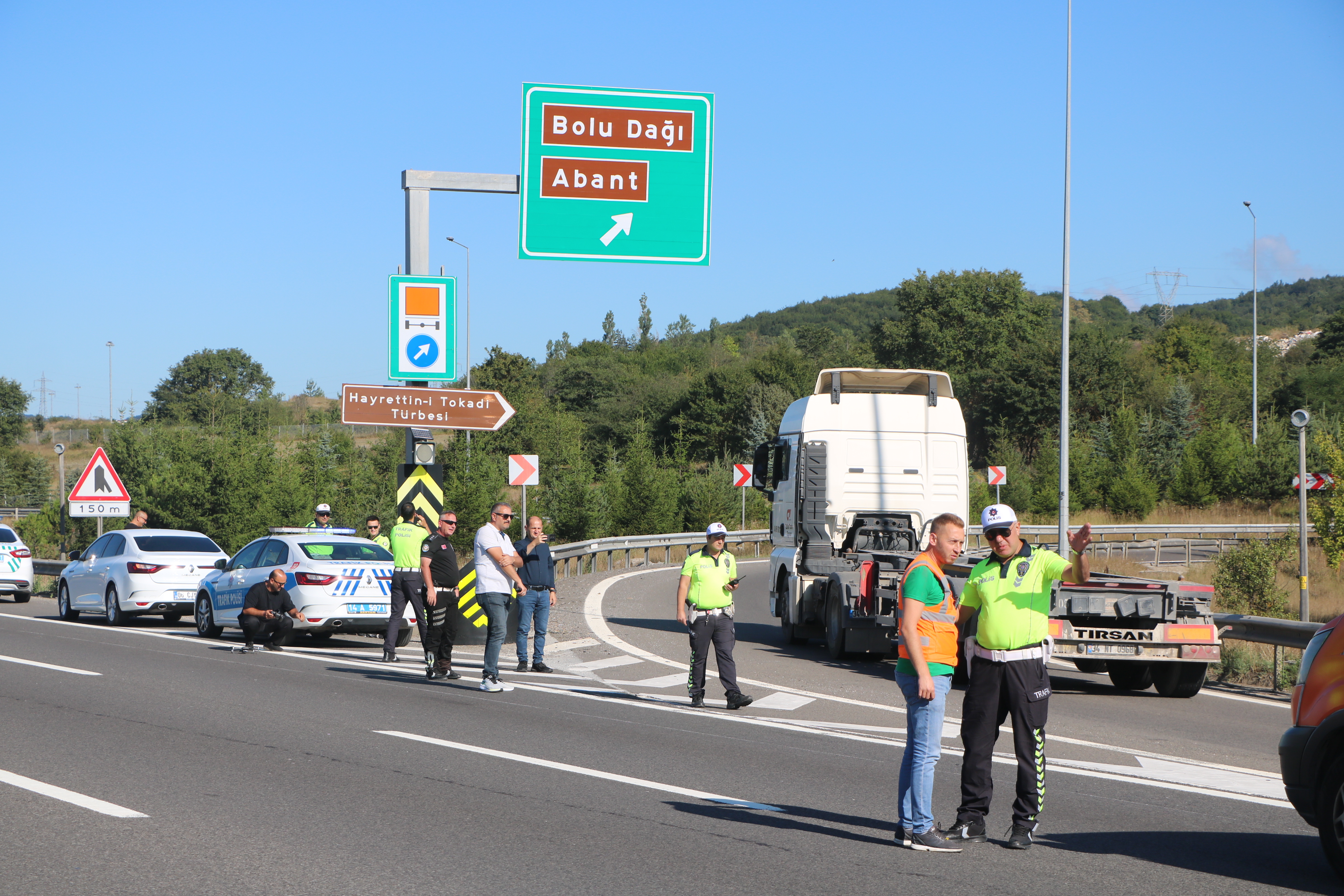 yola-cikacaklar-dikkat-bolu-dagi-gecisi-istanbul-yonu-50-gun-trafige-kapali-yenicag-14.jpg