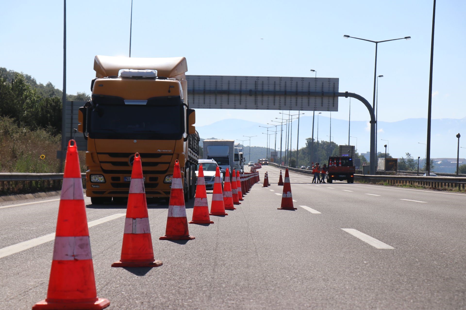 yola-cikacaklar-dikkat-bolu-dagi-gecisi-istanbul-yonu-50-gun-trafige-kapali-yenicag-20-5.jpg