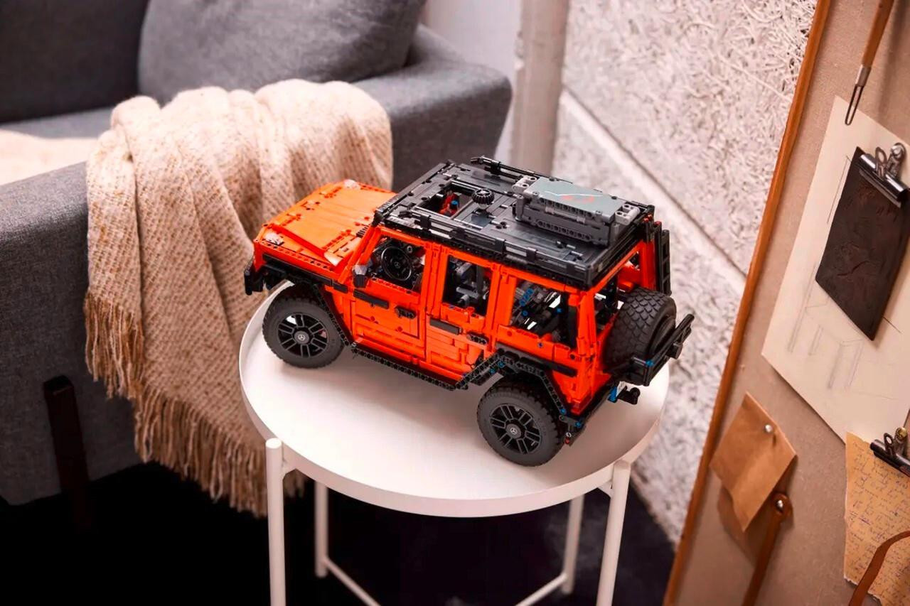 mercedes-classe-g-lego-technic-2024-orange-arg-mk-bd.jpg