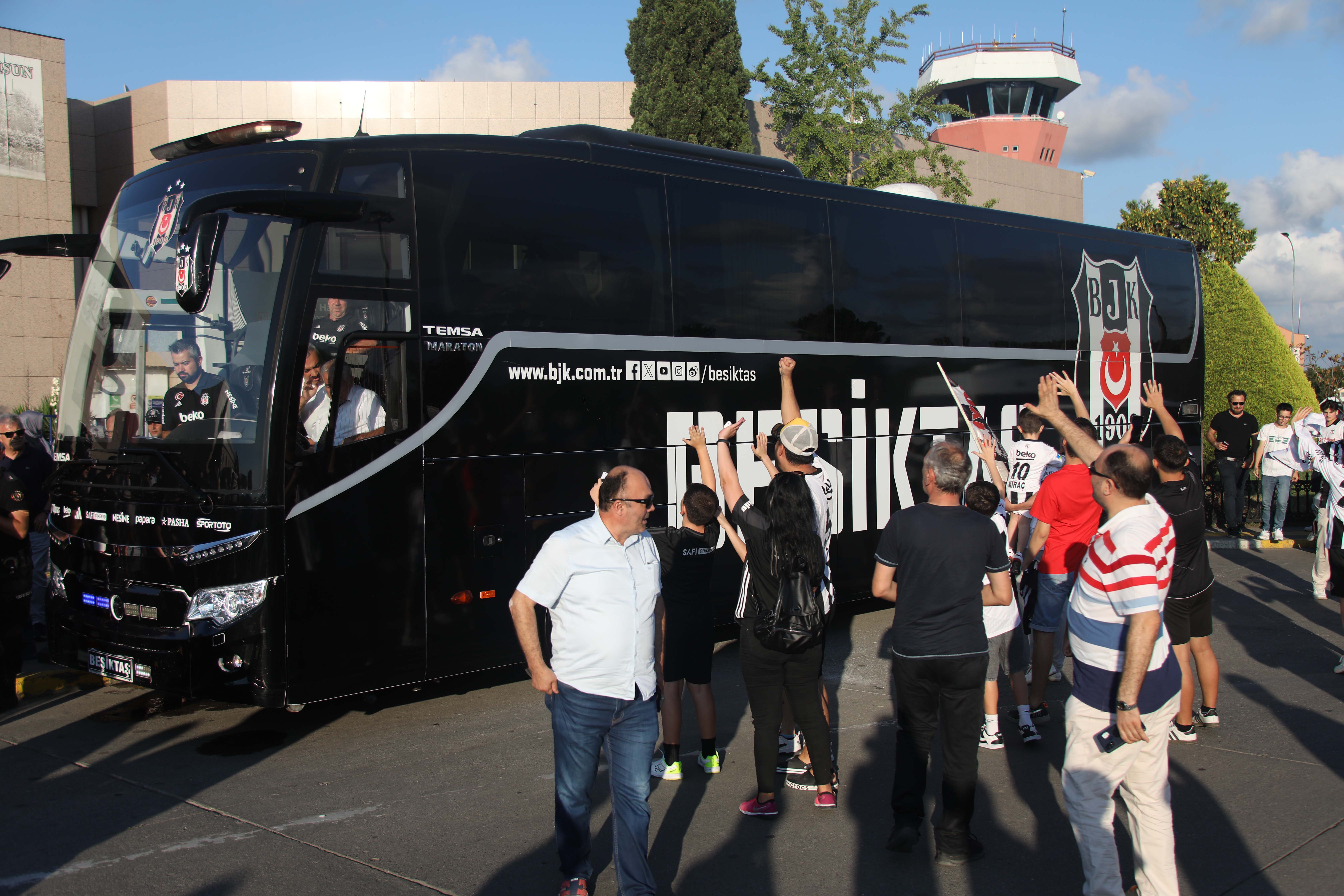 aa-20240810-35371319-35371310-besiktas-samsuna-geldi.jpg