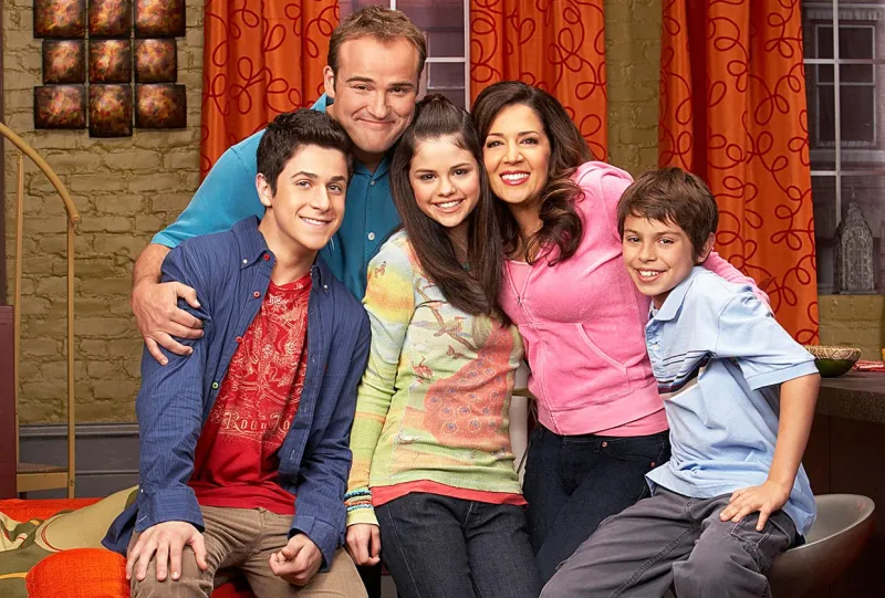 wizards-of-waverly-place-where-streaming.webp