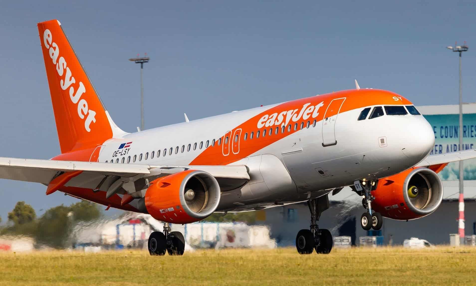 b1322b99easyjet3.jpg