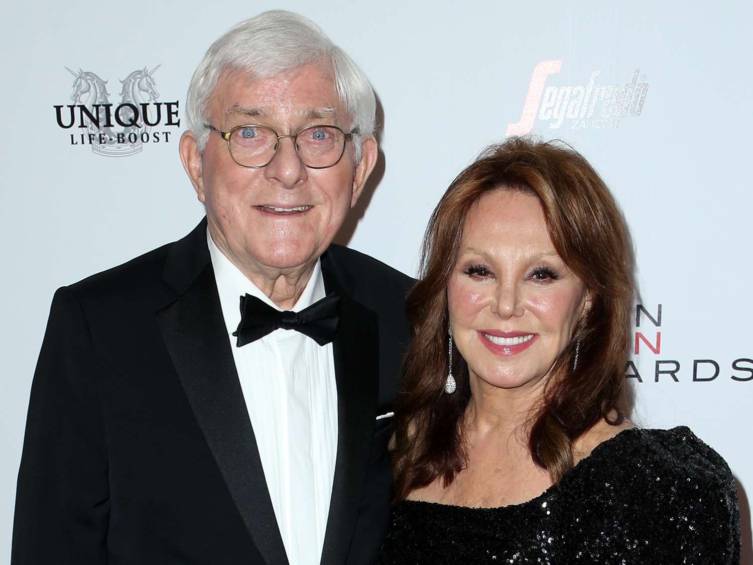 phil-donahue-marlo-thomas-1-6f6c92a50235432a889a22c69259e430.jpg