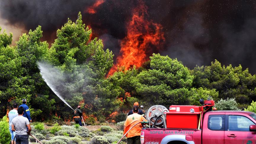 yunanistanda-orman-yangini-riskine-karsi-sari-alarm-verildi-yenicag4.jpg