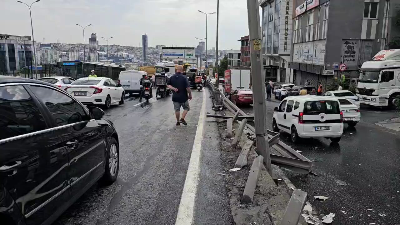 stanbul-d-100-karayolunda-kaza-ankara-istikameti-trafige-kapatildi-yenicag-2.jpg