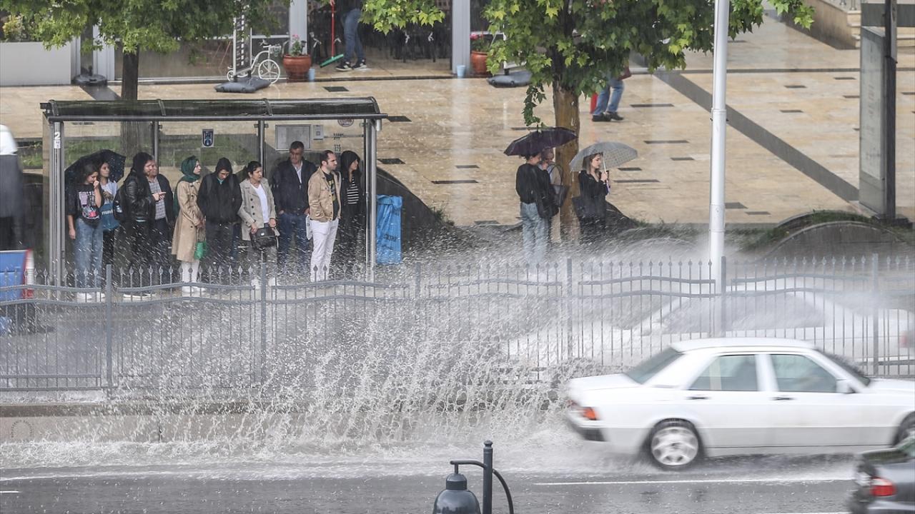 meteorolojiden-5-il-icin-sari-uyari-disari-cikacaklar-aman-dikkat-yenicag1.jpg